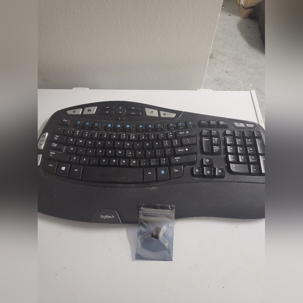 Used - Logitech Wave K350 Wireless Keyboard Ergonomic - NO DONGLE